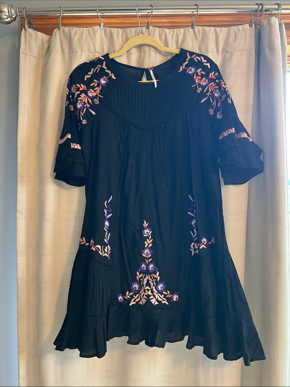 Free People Pavlo Dress Black with embroidered flowers Women’s Small